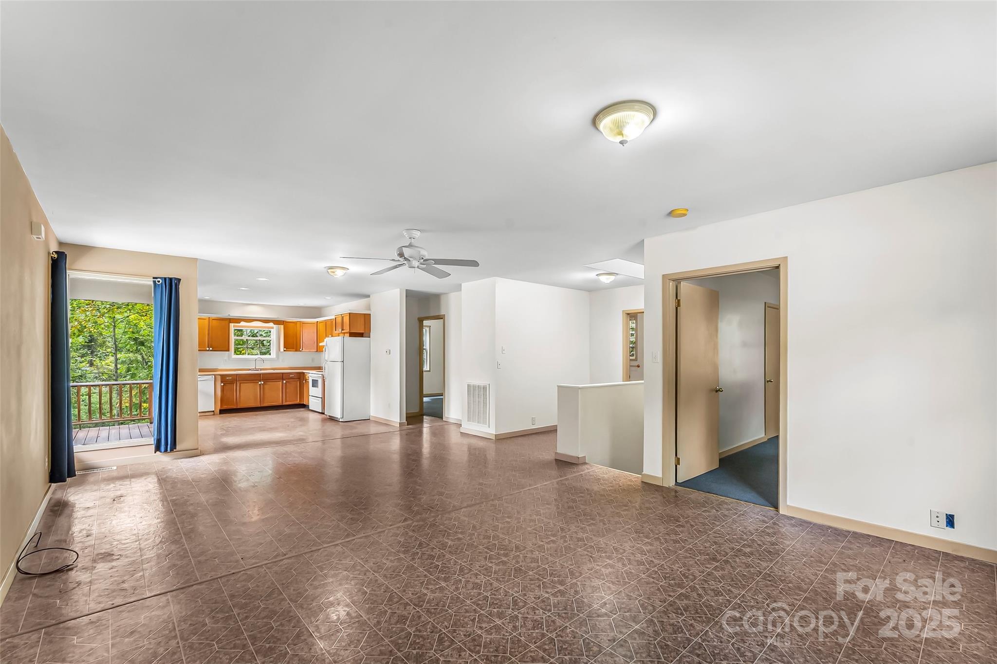 Royal Pines - Residential