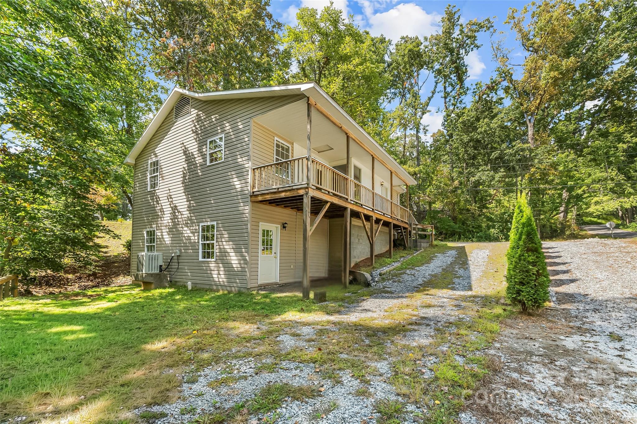 Royal Pines - Residential