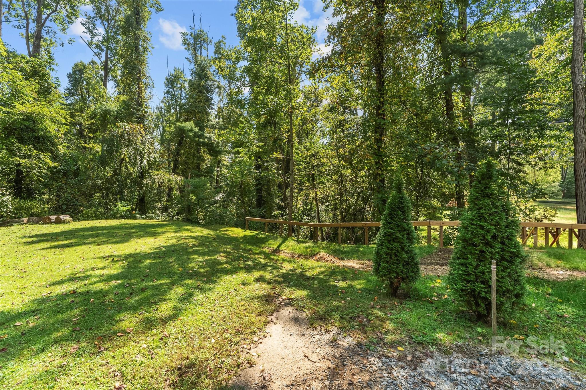 Royal Pines - Residential