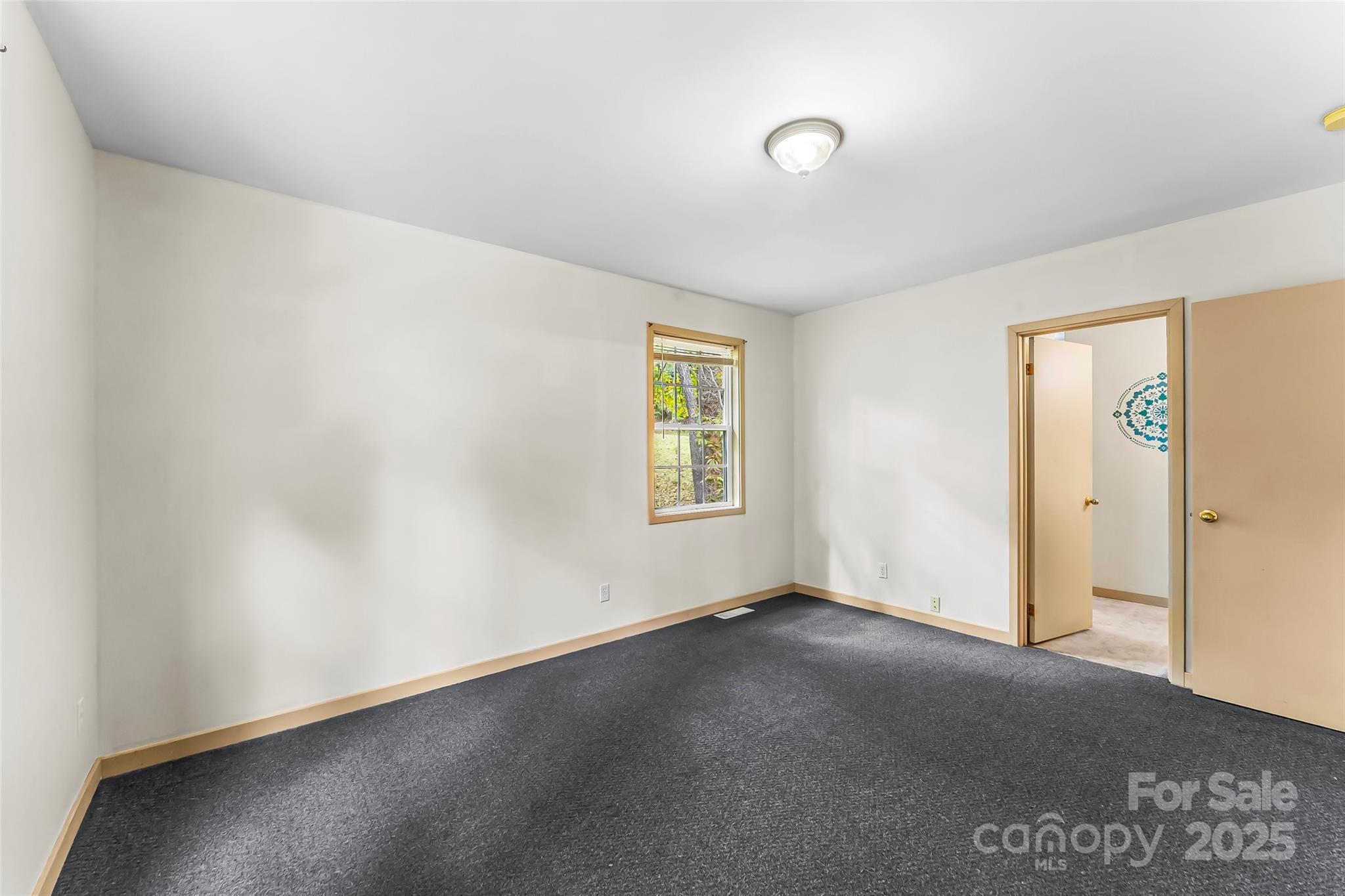 Royal Pines - Residential
