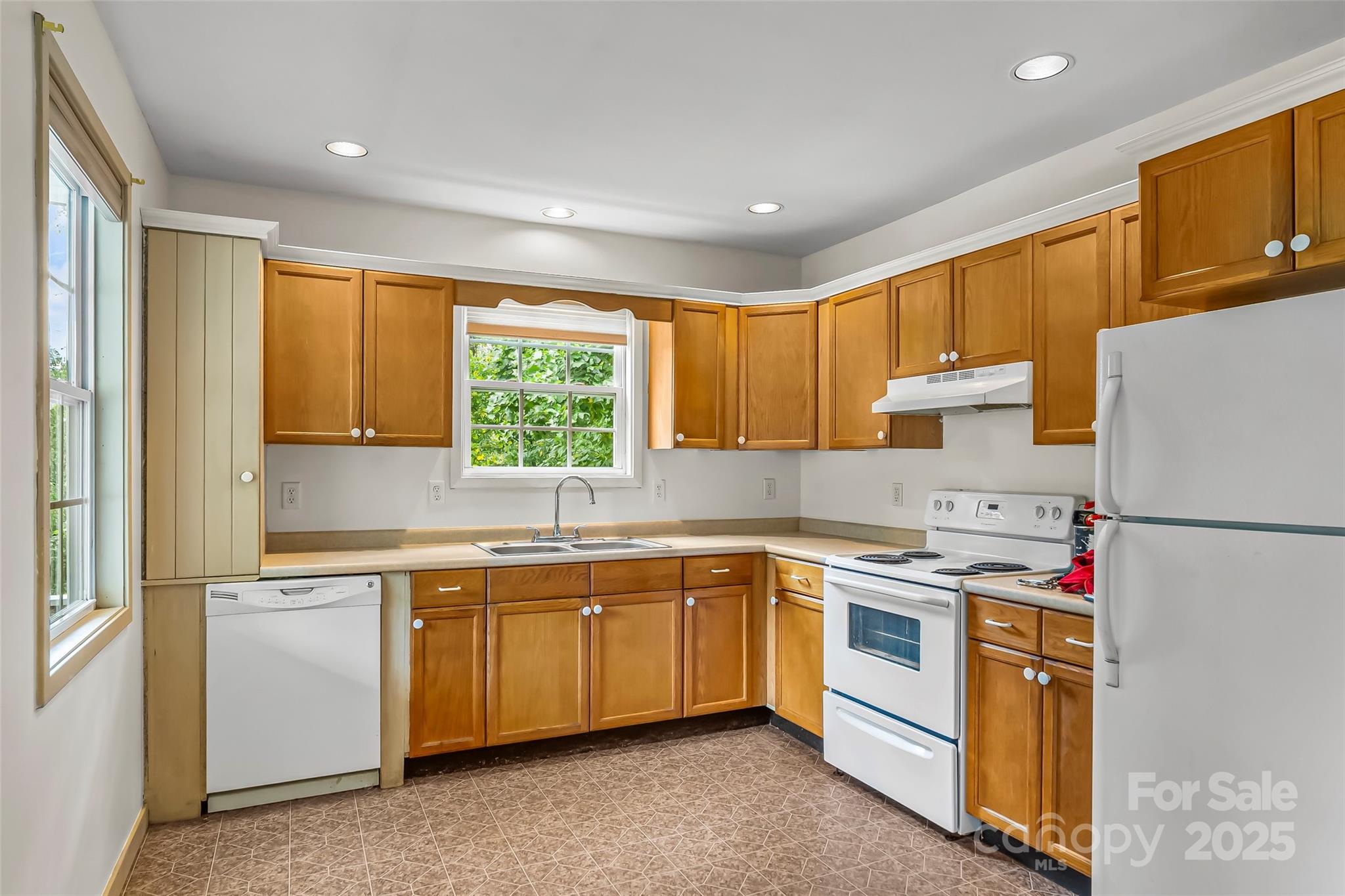 Royal Pines - Residential