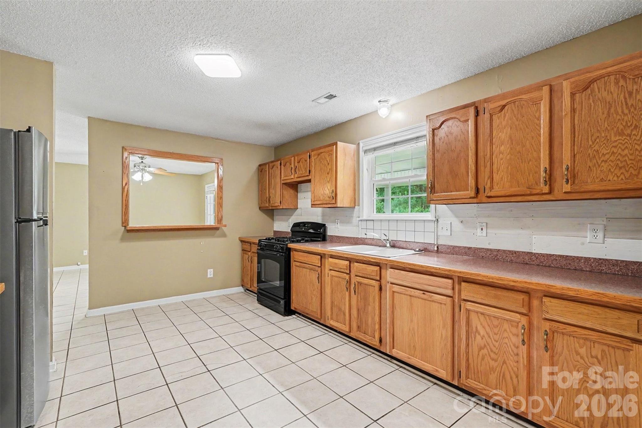 1805 Lillian Lane