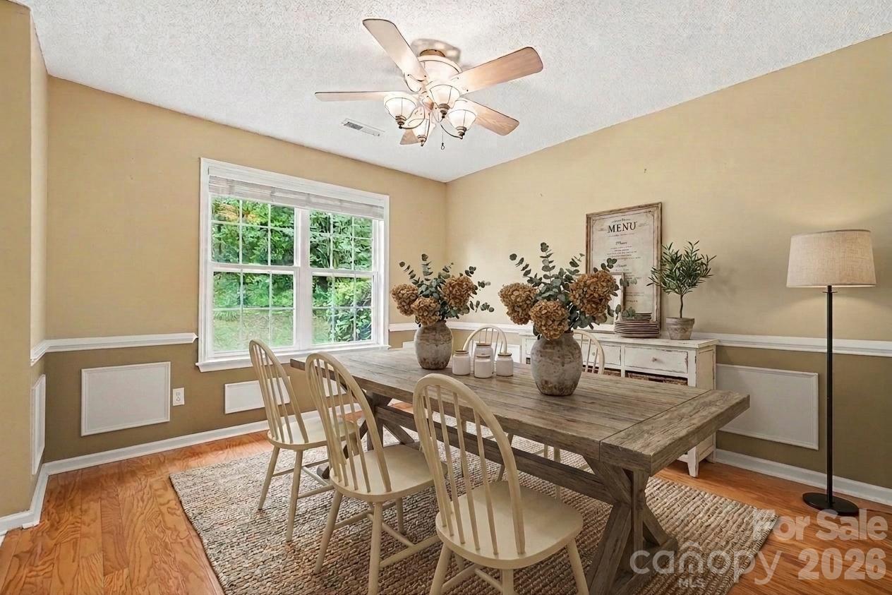 1805 Lillian Lane