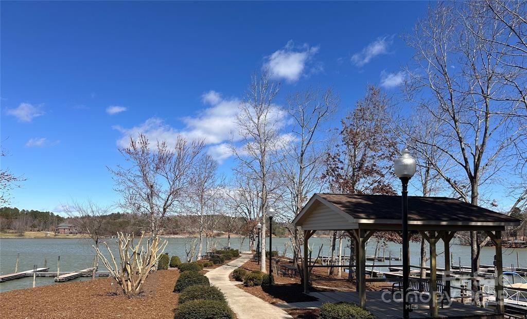 Paradise Harbor - Land