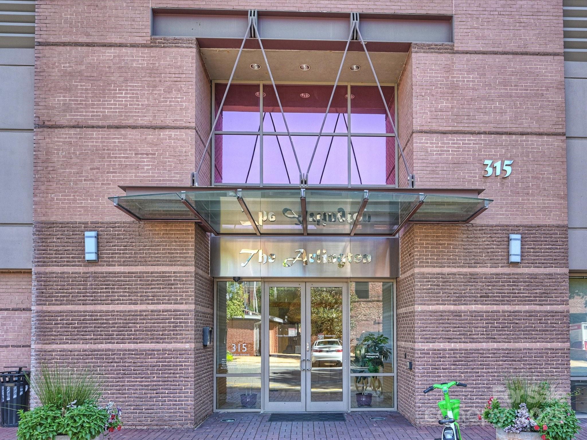 315 Arlington Avenue 2301