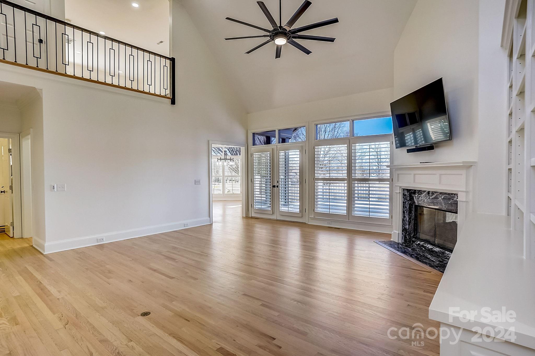 The Peninsula - Residential