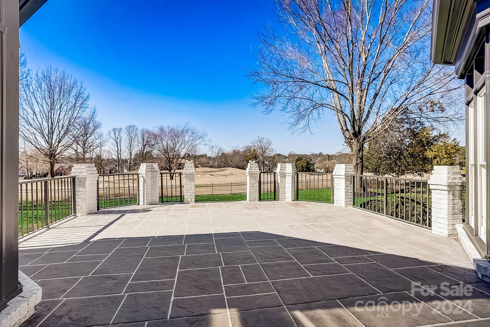 The Peninsula - Residential