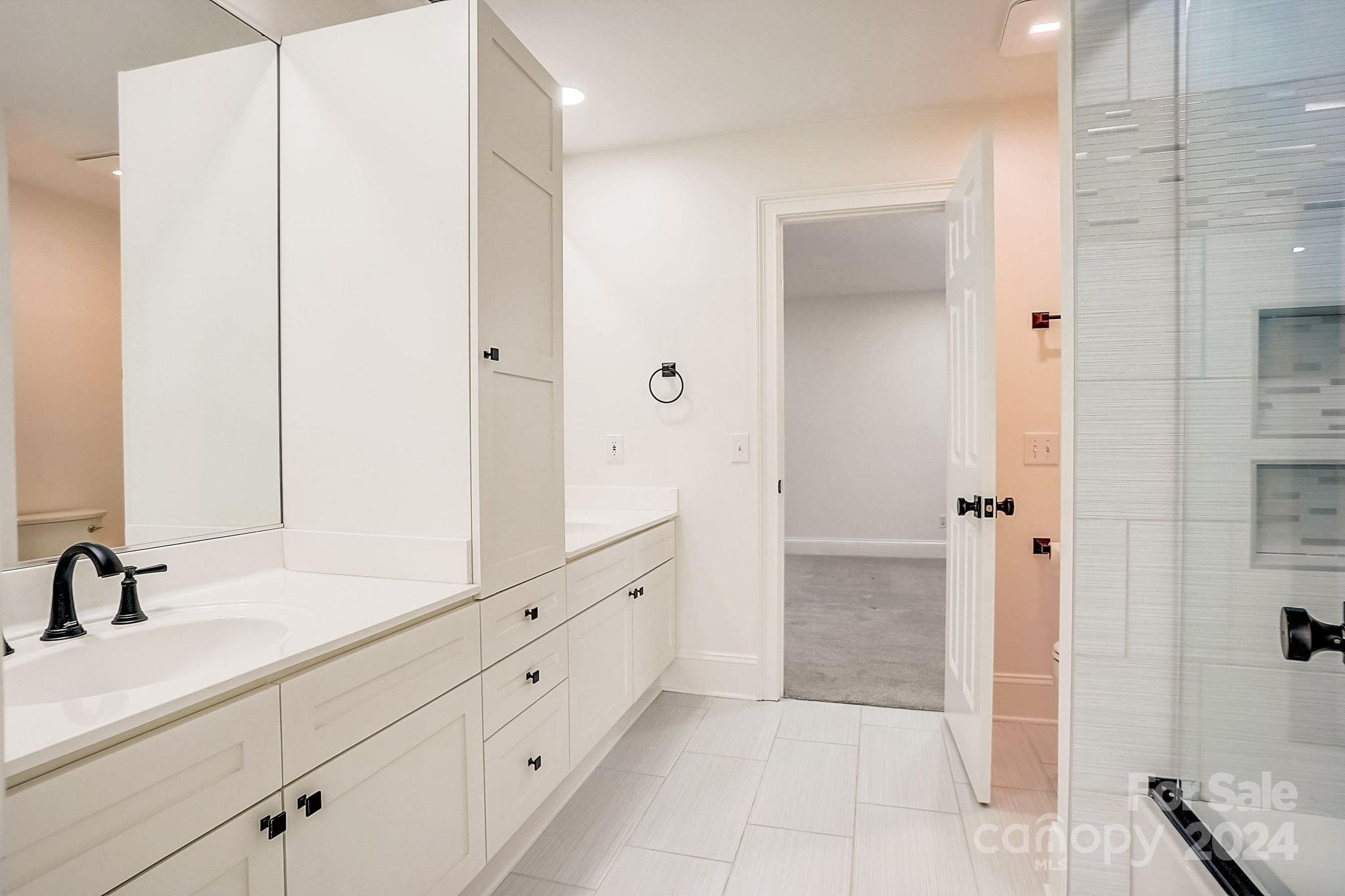 The Peninsula - Residential