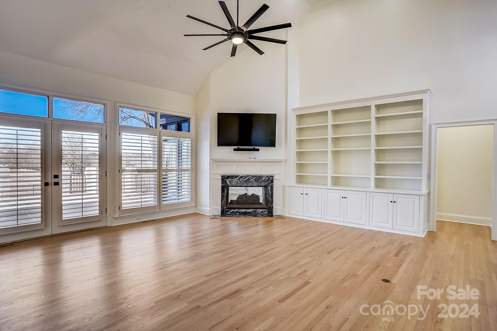 The Peninsula - Residential