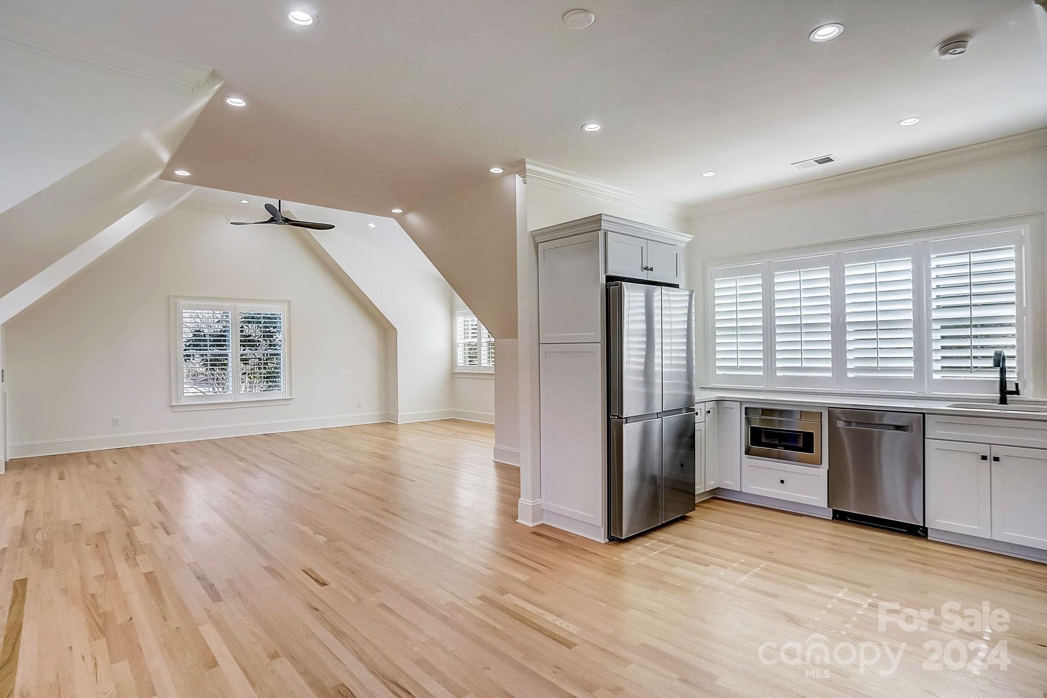 The Peninsula - Residential