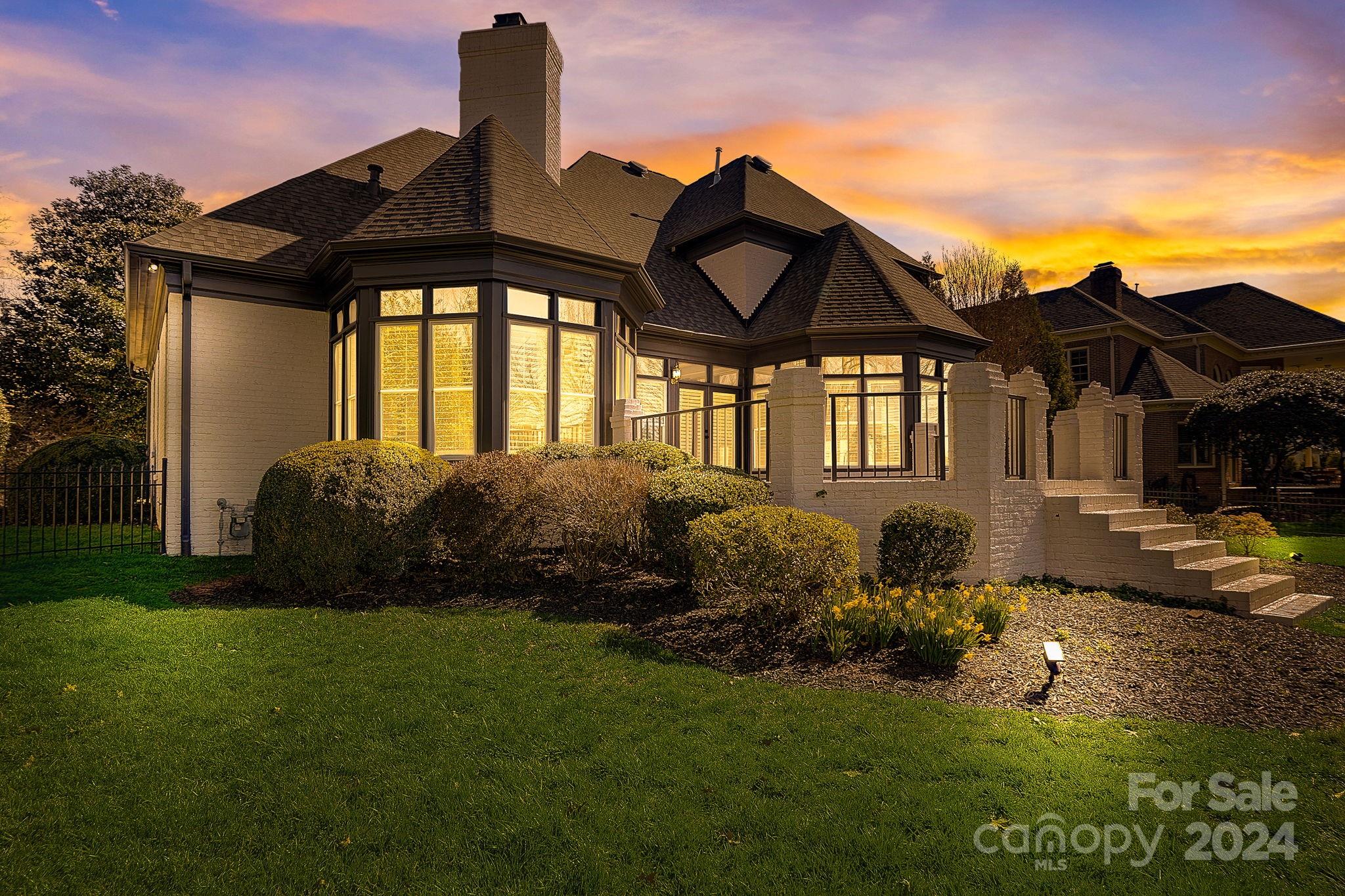 The Peninsula - Residential