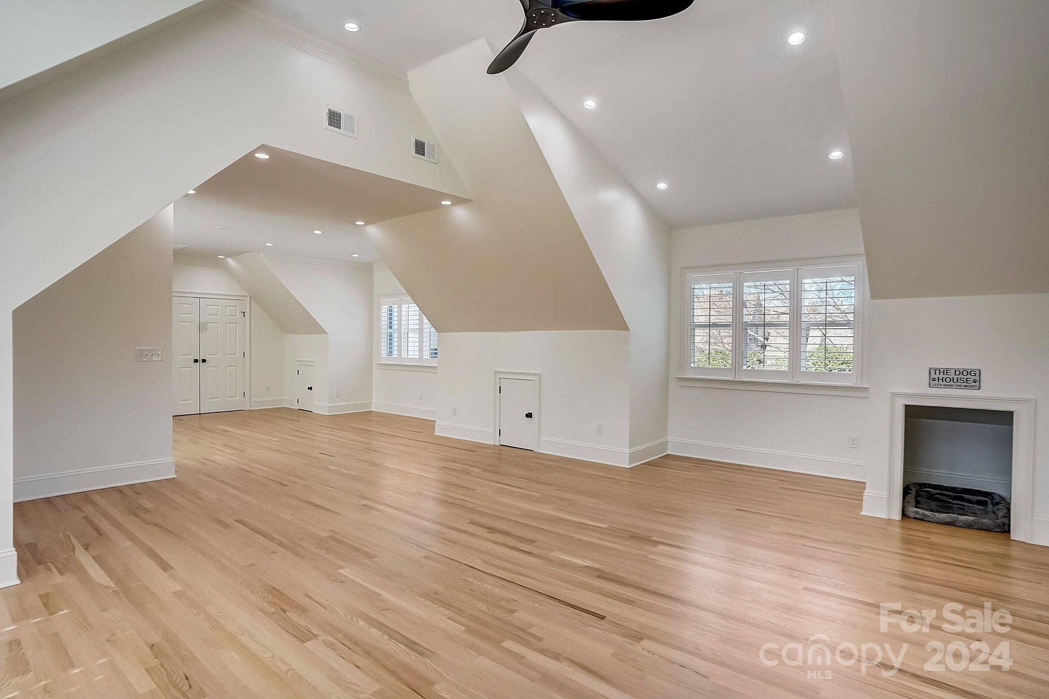 The Peninsula - Residential