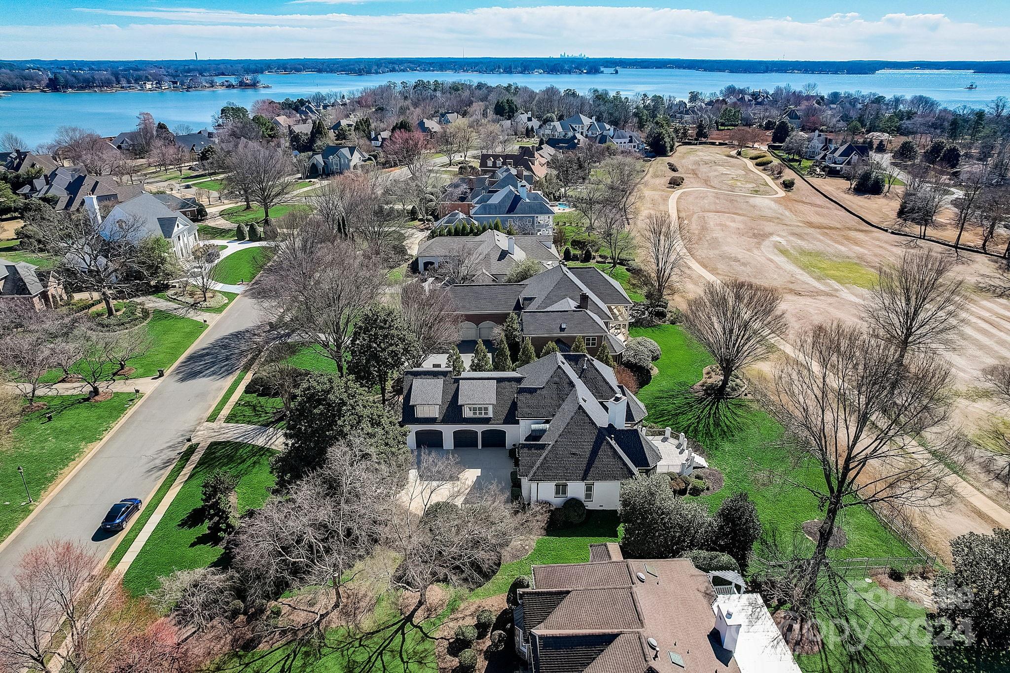 The Peninsula - Residential