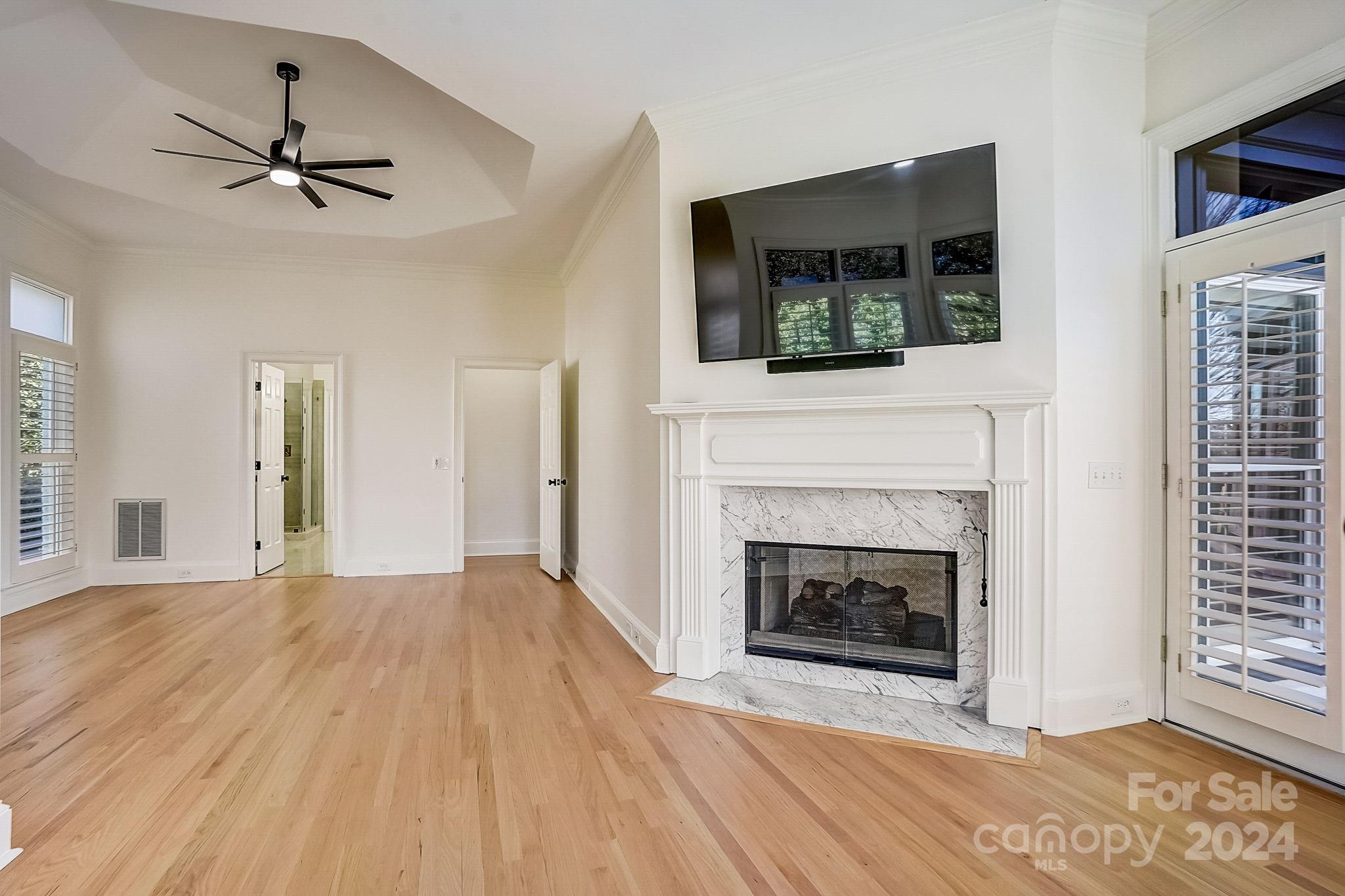 The Peninsula - Residential