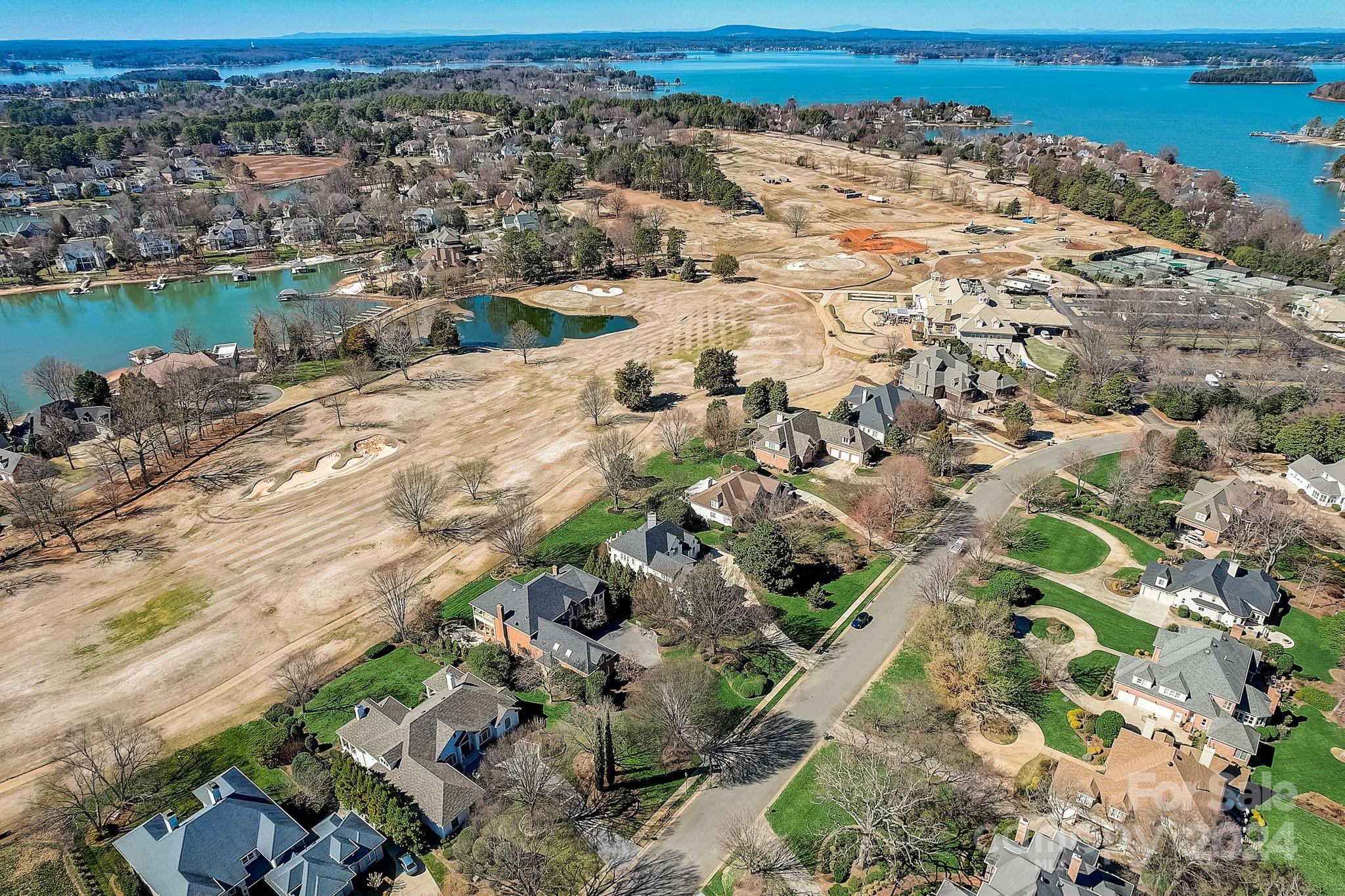 The Peninsula - Residential