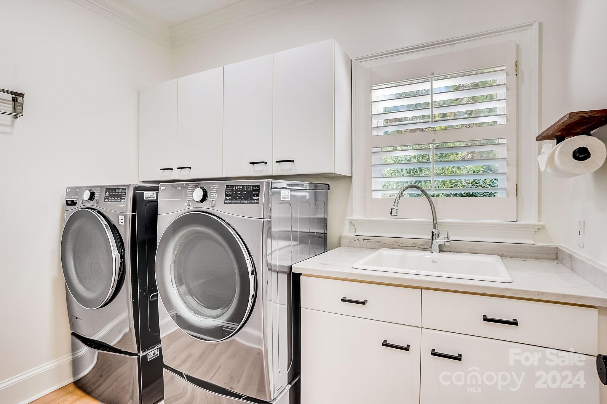 The Peninsula - Residential