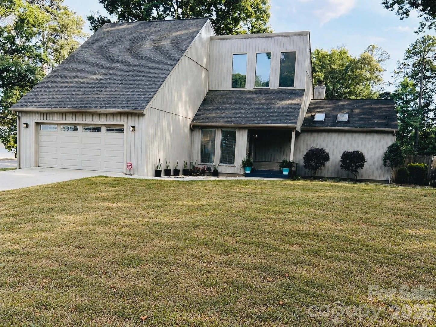 496 17th Avenue Drive NE, Hickory, NC, 28601