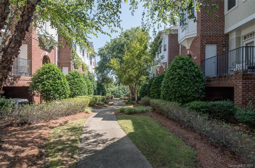 Richmond Hills - Residential