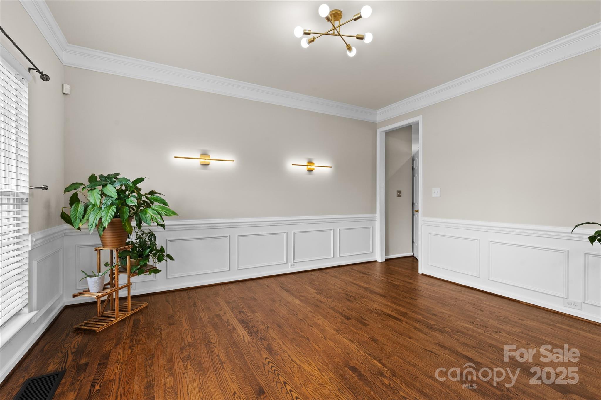 3213 Strawberry Road