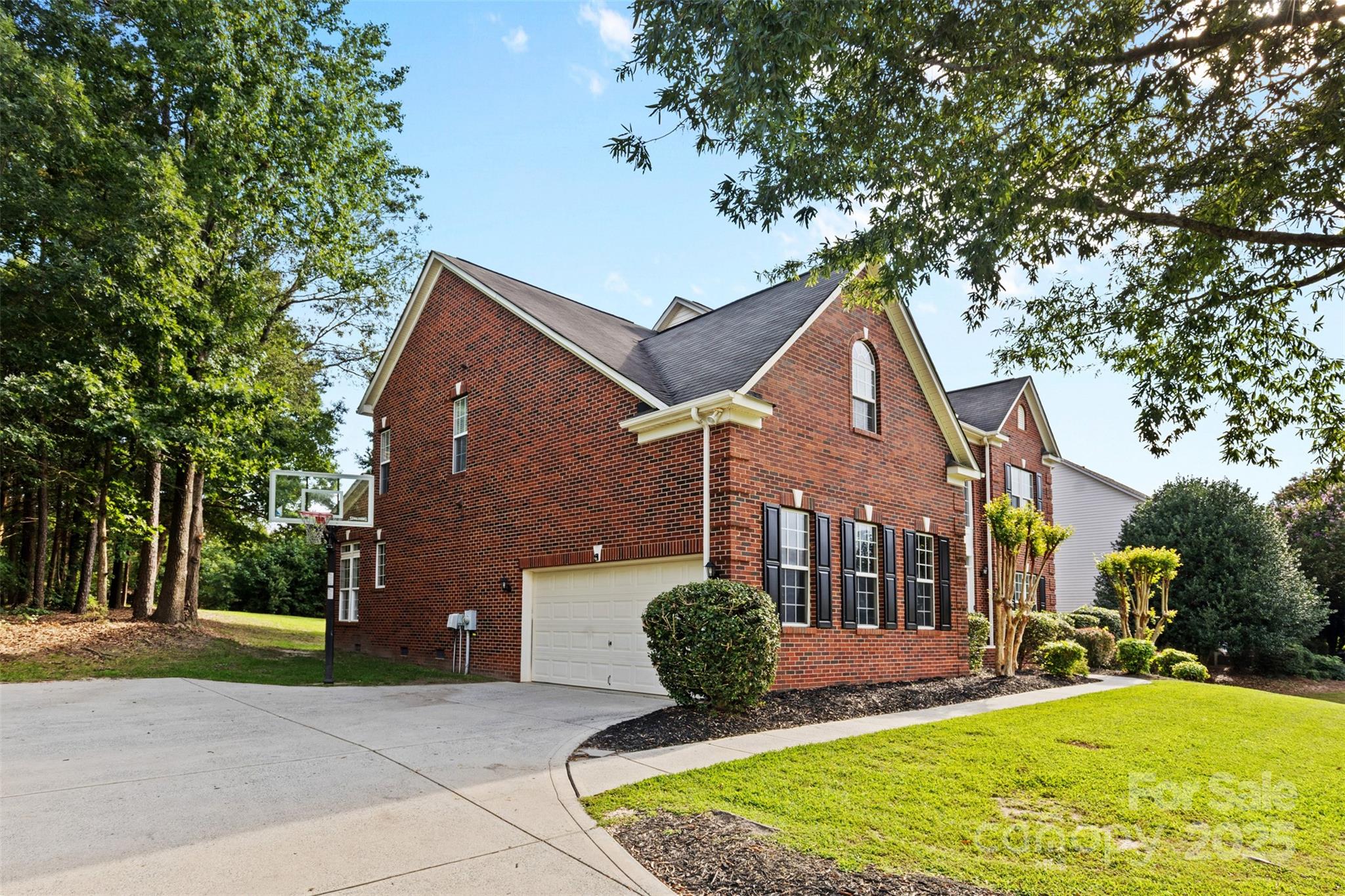 3213 Strawberry Road