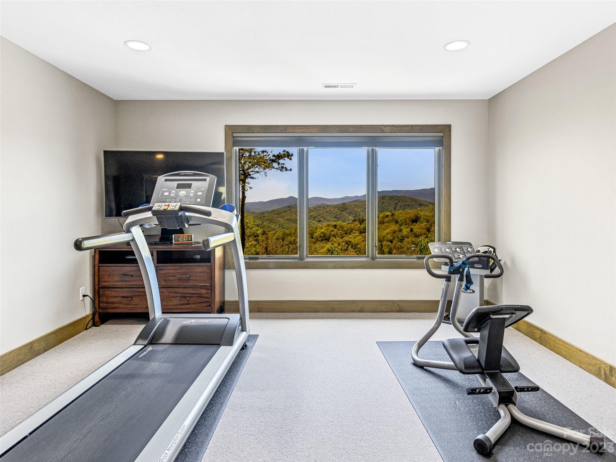 Sutton Knob - Residential