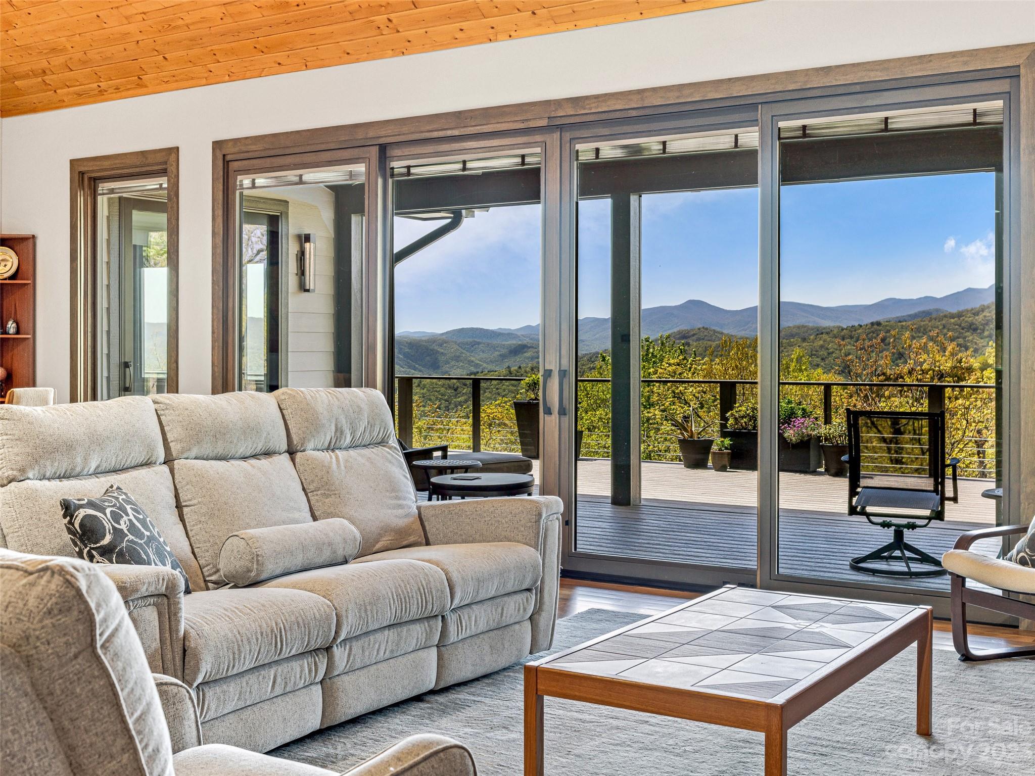 Sutton Knob - Residential