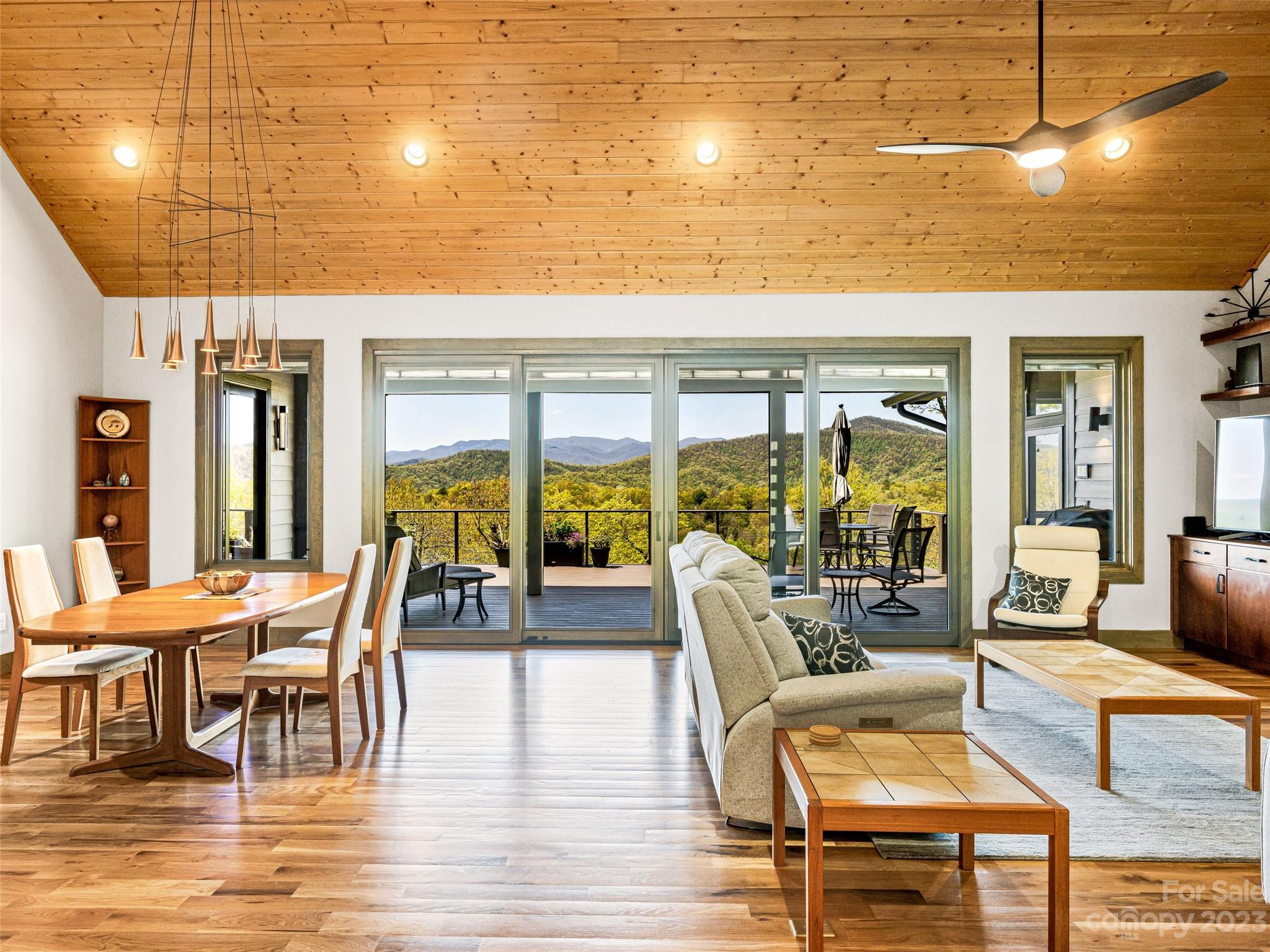 Sutton Knob - Residential