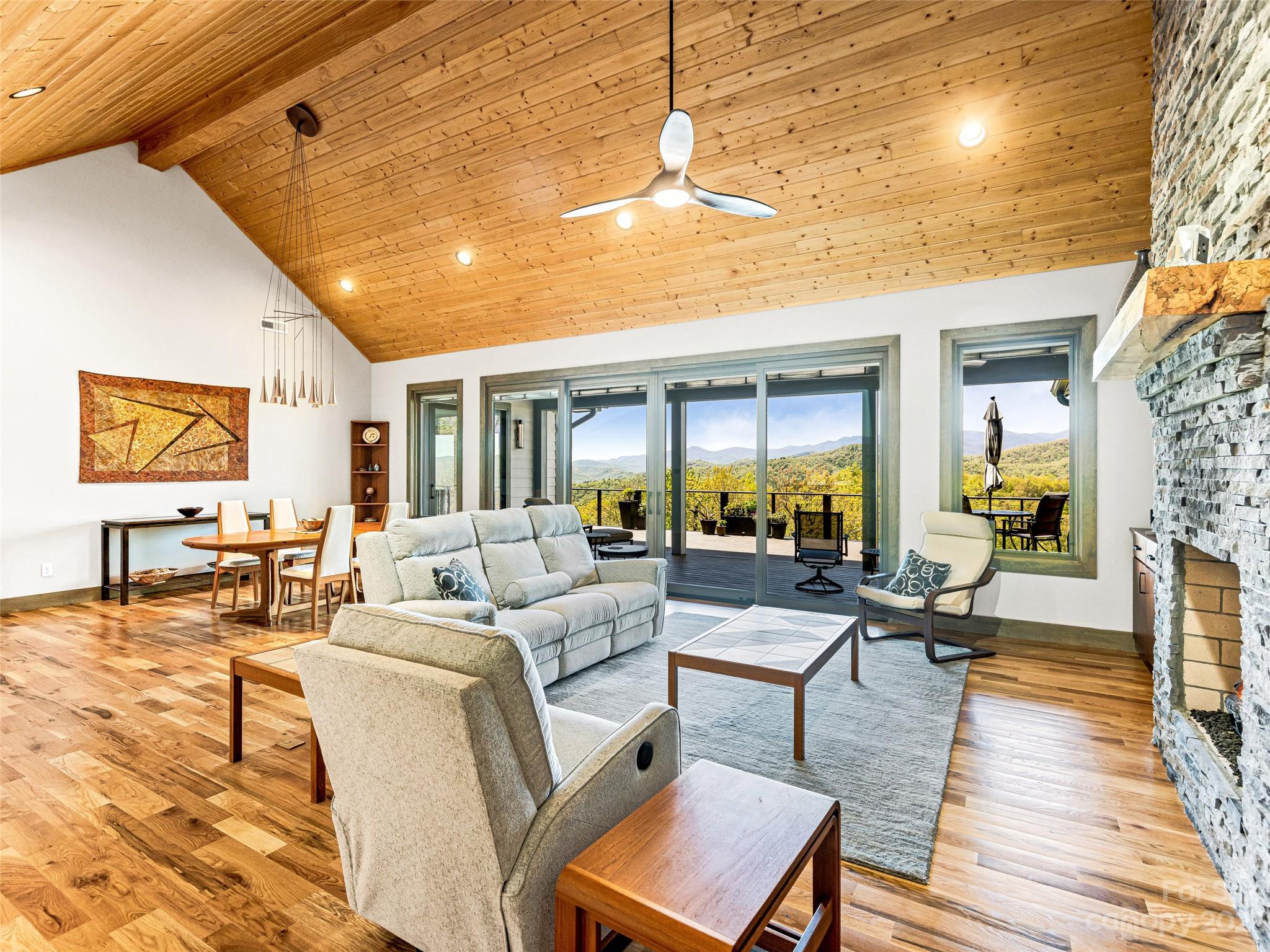 Sutton Knob - Residential