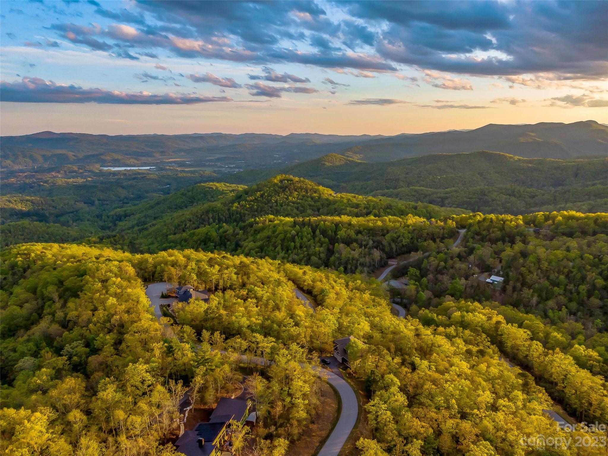 Sutton Knob - Residential