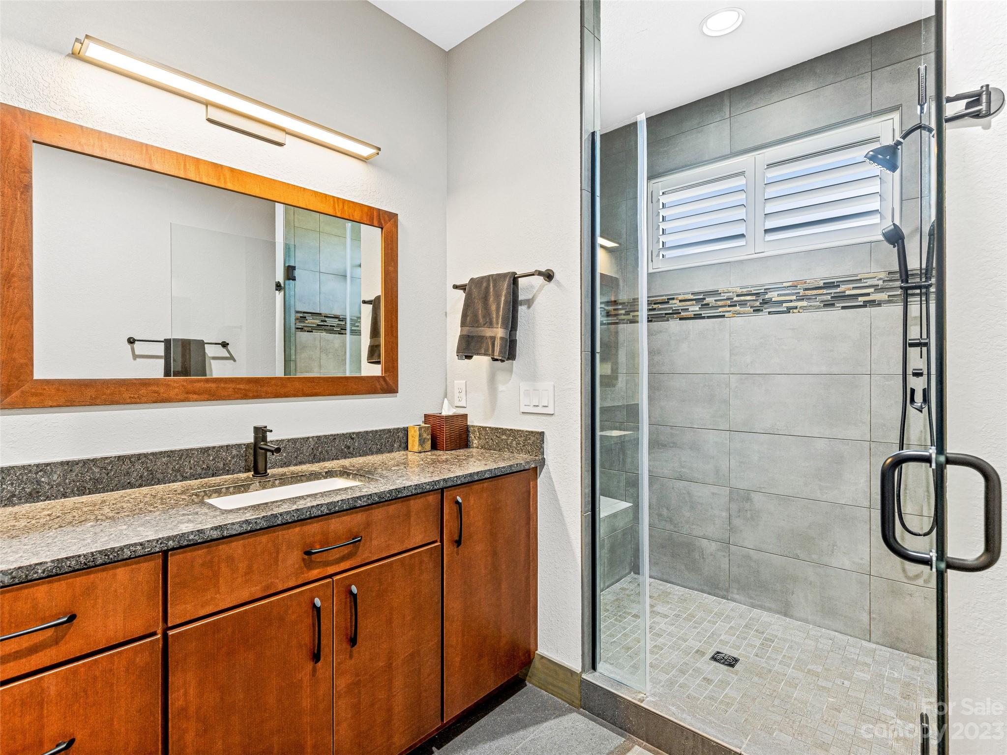 Sutton Knob - Residential