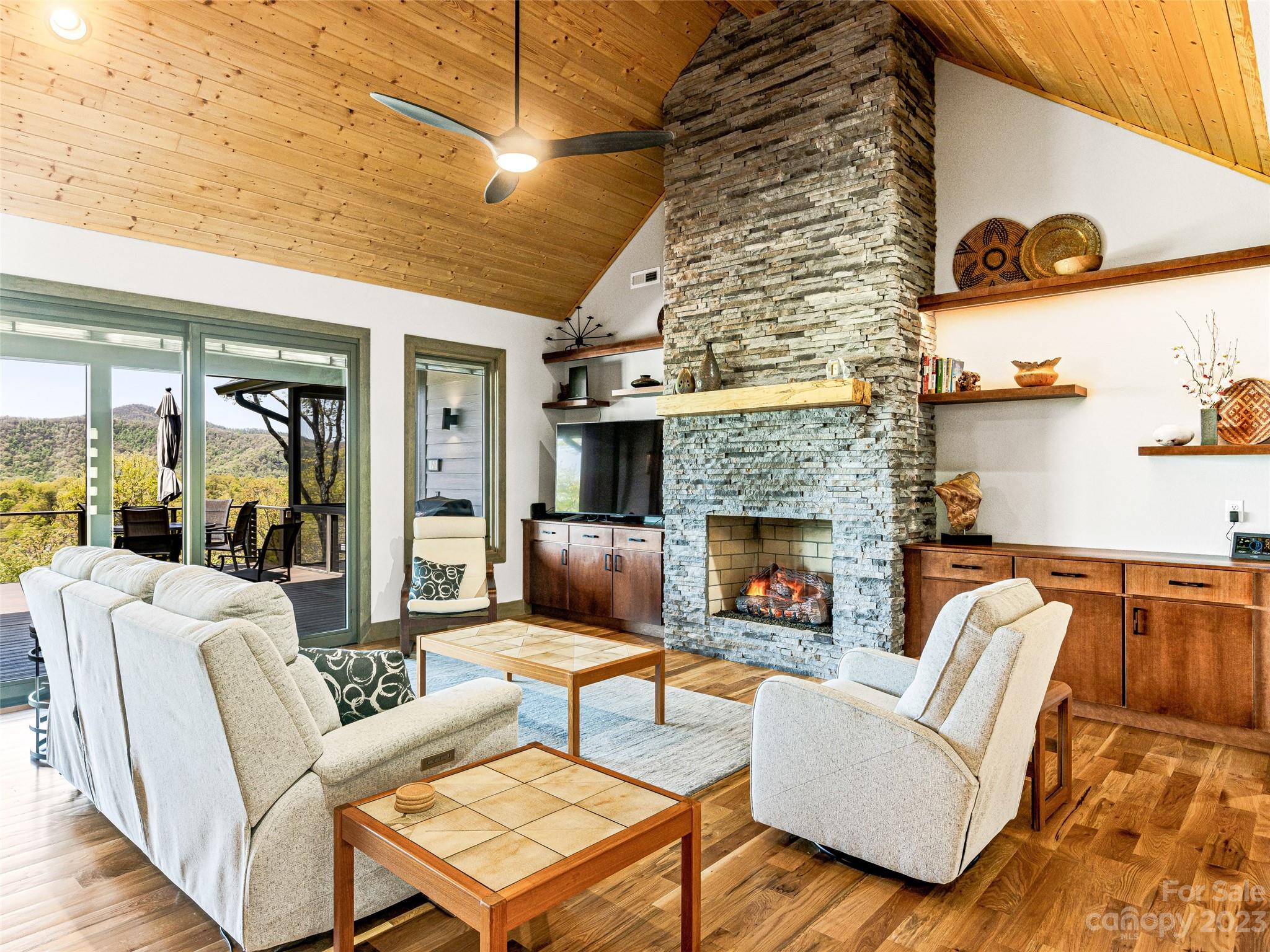 Sutton Knob - Residential