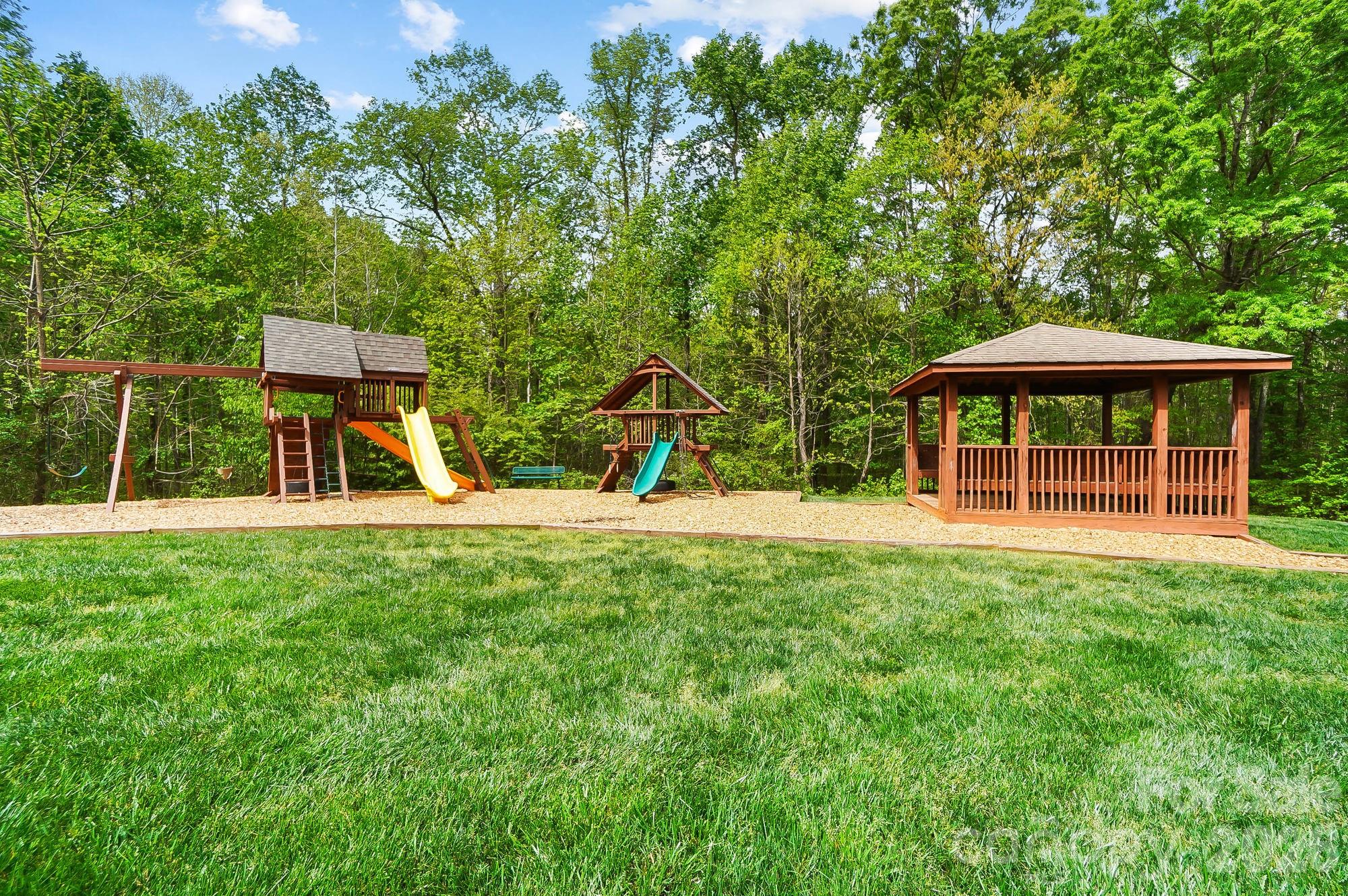 Fairington Oaks - Residential