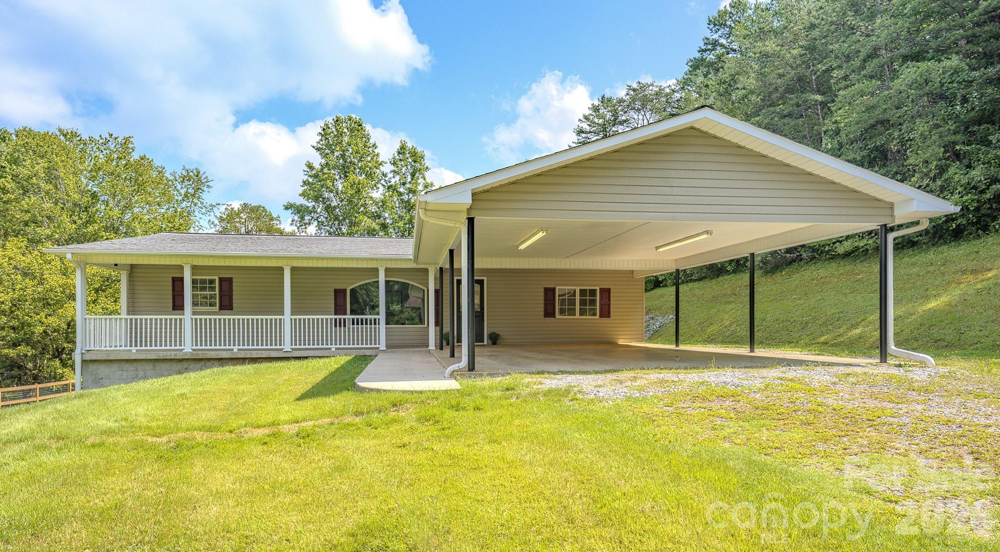 163 Meadowbrook Lane