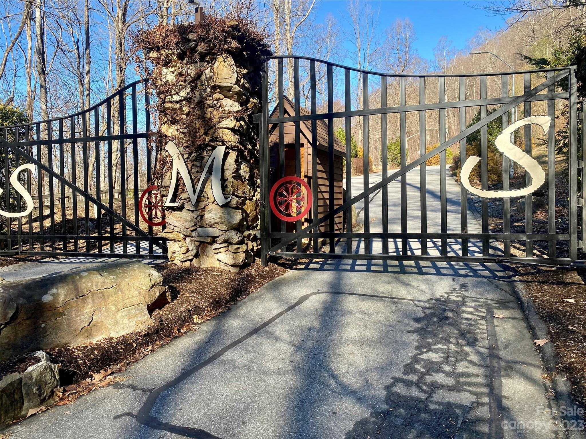 SMOKY MOUNTAIN SANCTUARY - Land