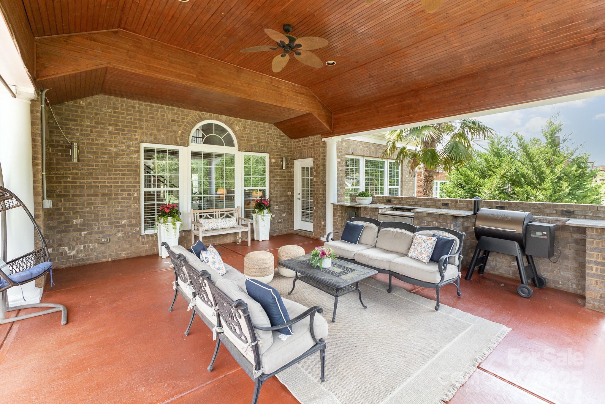 The Chimneys Of Marvin - Residential