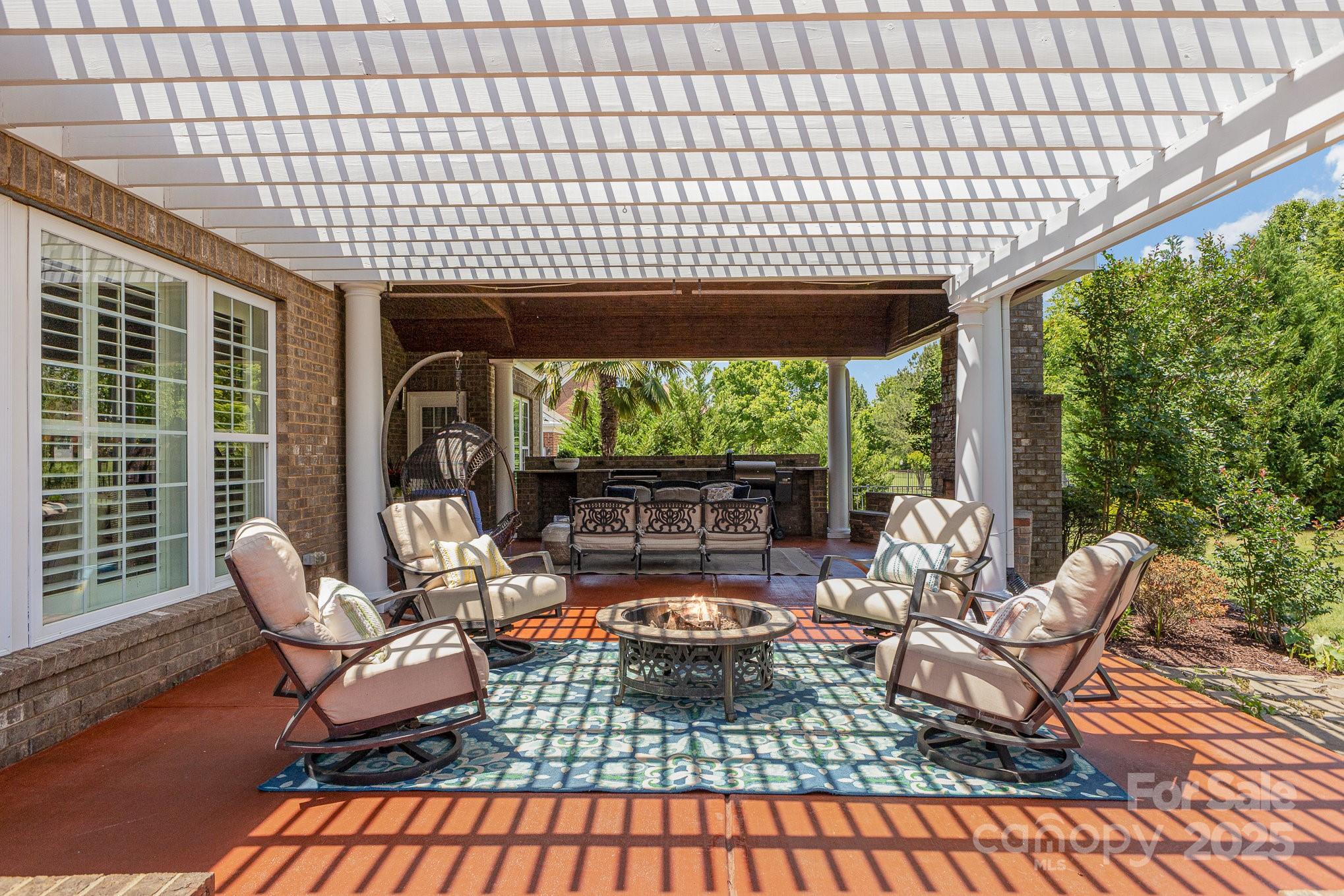 The Chimneys Of Marvin - Residential