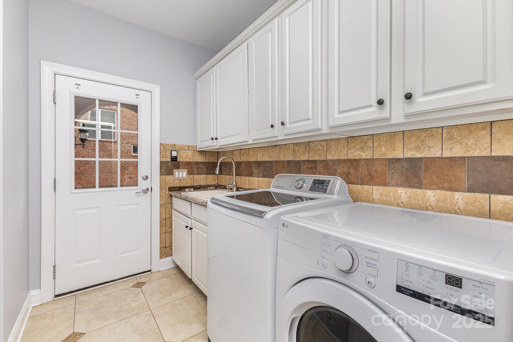 The Chimneys Of Marvin - Residential