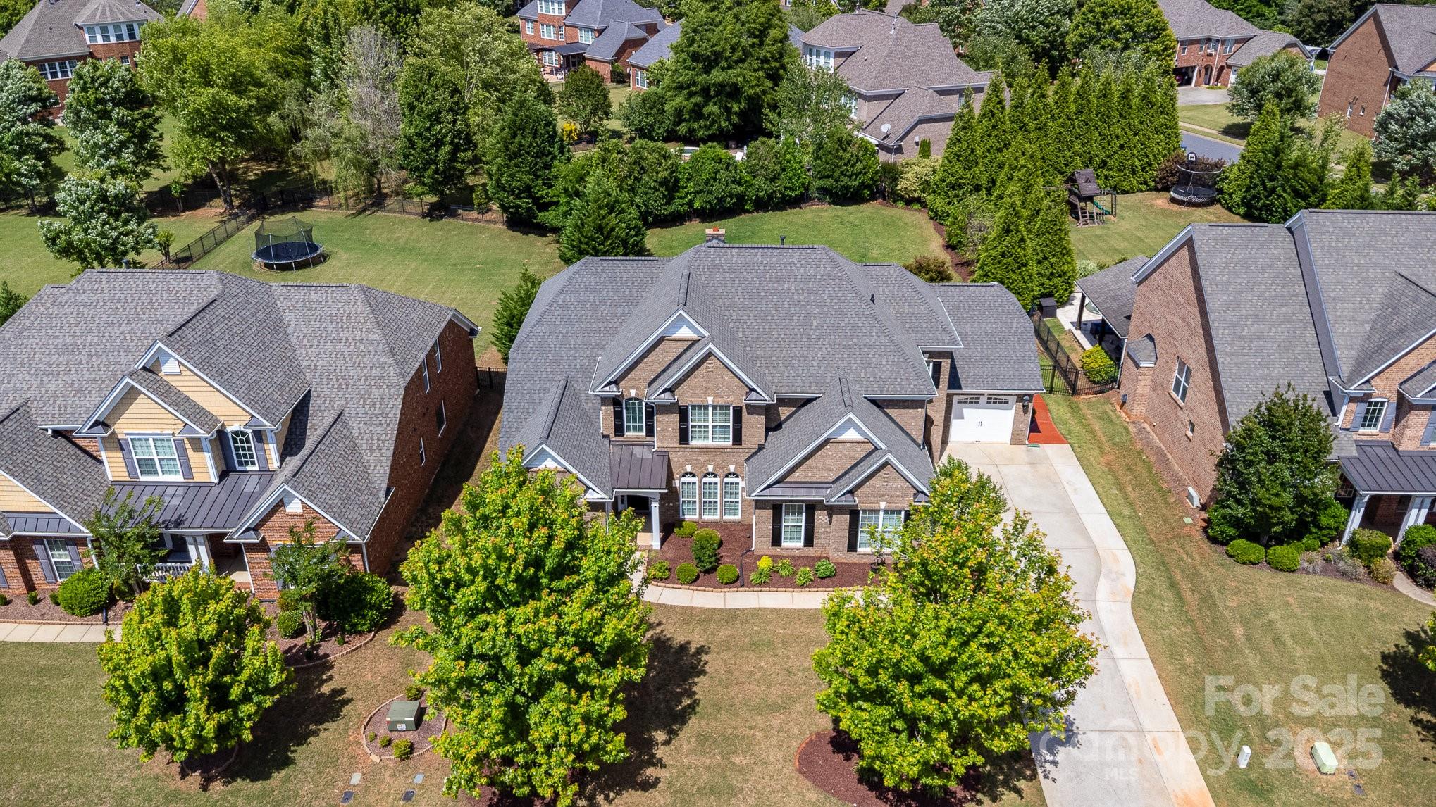 The Chimneys Of Marvin - Residential