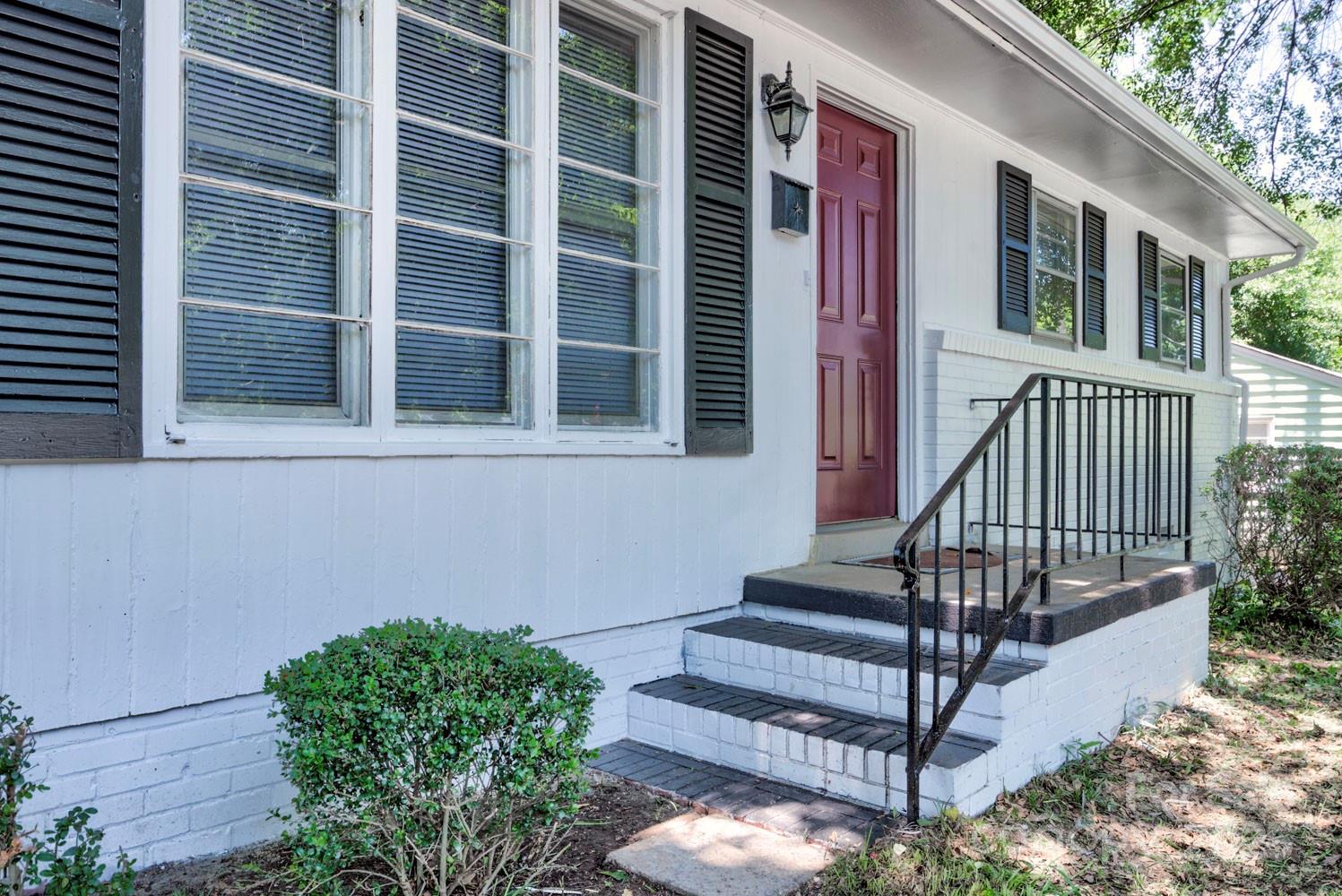 828 Williams Street