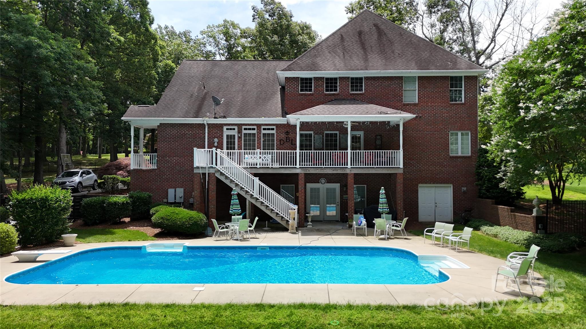 101 Saddletree Road