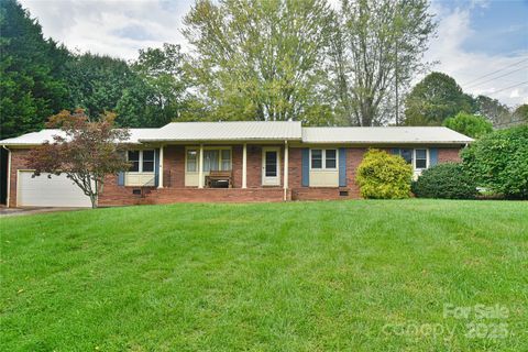 24 Camelot Drive Clyde NC 28721