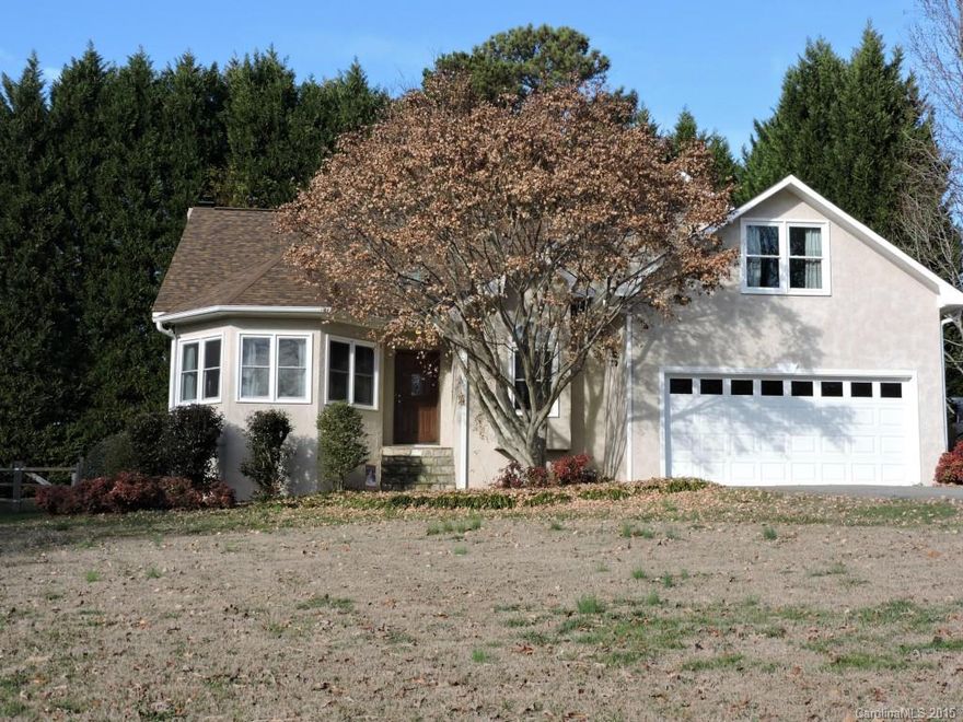Impeccably maintained home in a highly sought after H20front community! This home exudes character & style throughout & boasts a dynamic open floorplan. The huge family room is accentuated w/ rich wood flooring & vaulted ceilings.The spacious kitchen features new granite countertops & opens to the cozy den w/brick fireplace. Huge master w/ luxury master bath & large secondary bedrooms. Upper level bonus is great for guests or teens! The huge back deck overlooks the private back yard. A true Gem!