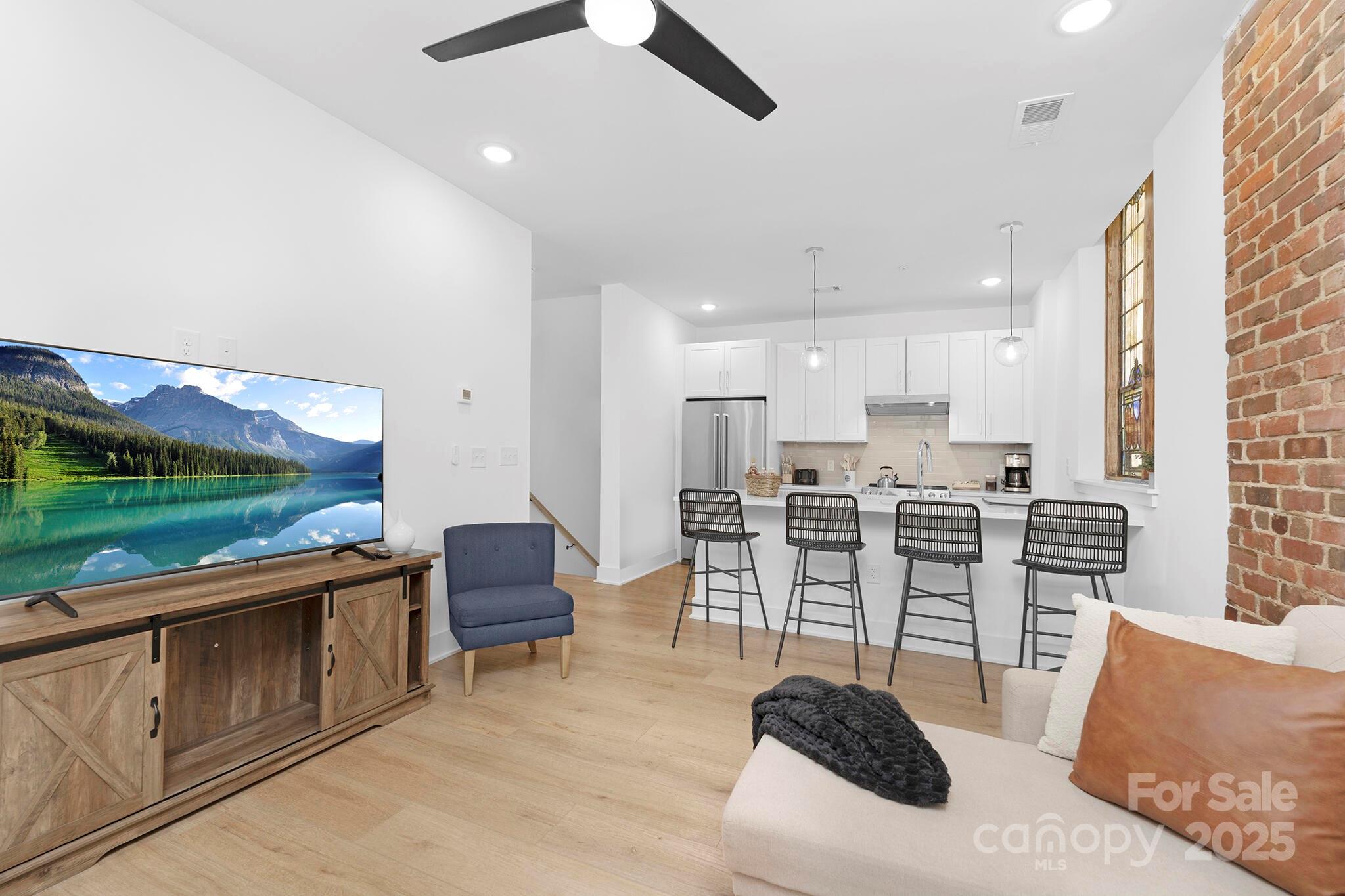 201 Grandin Road 13