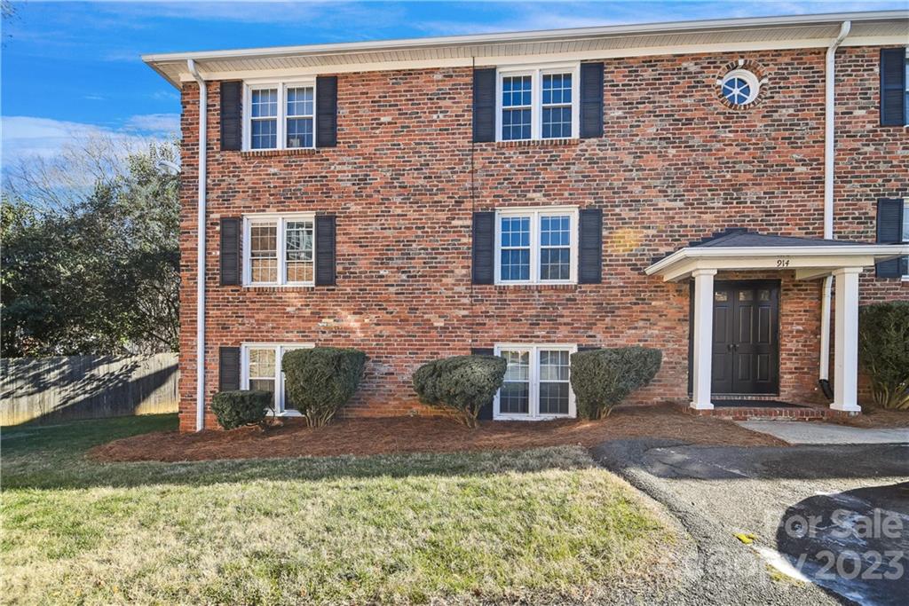 Mcalway Manor - Residential
