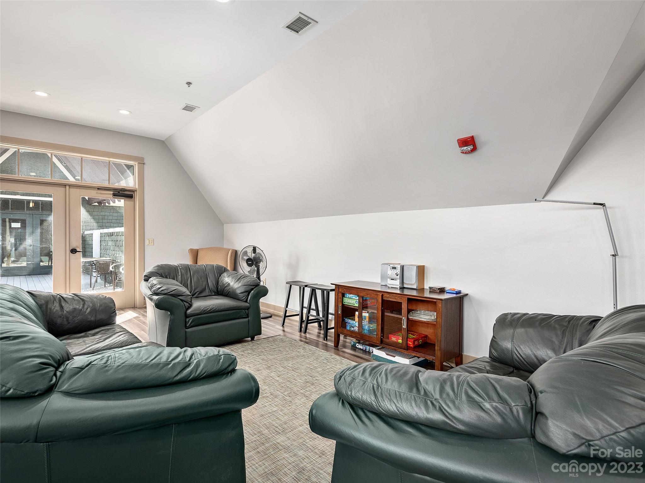 The Pioneer Building - Residential