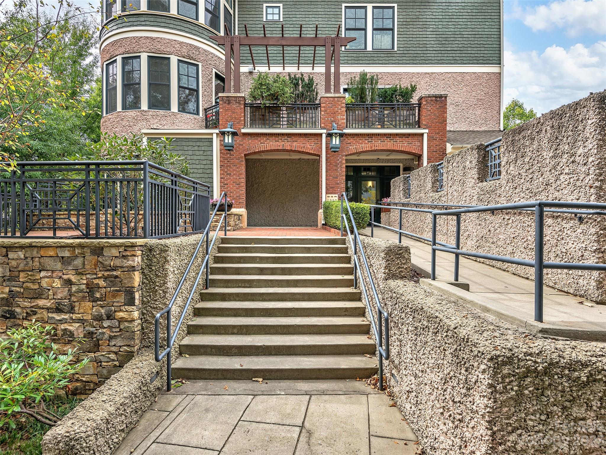 The Pioneer Building - Residential