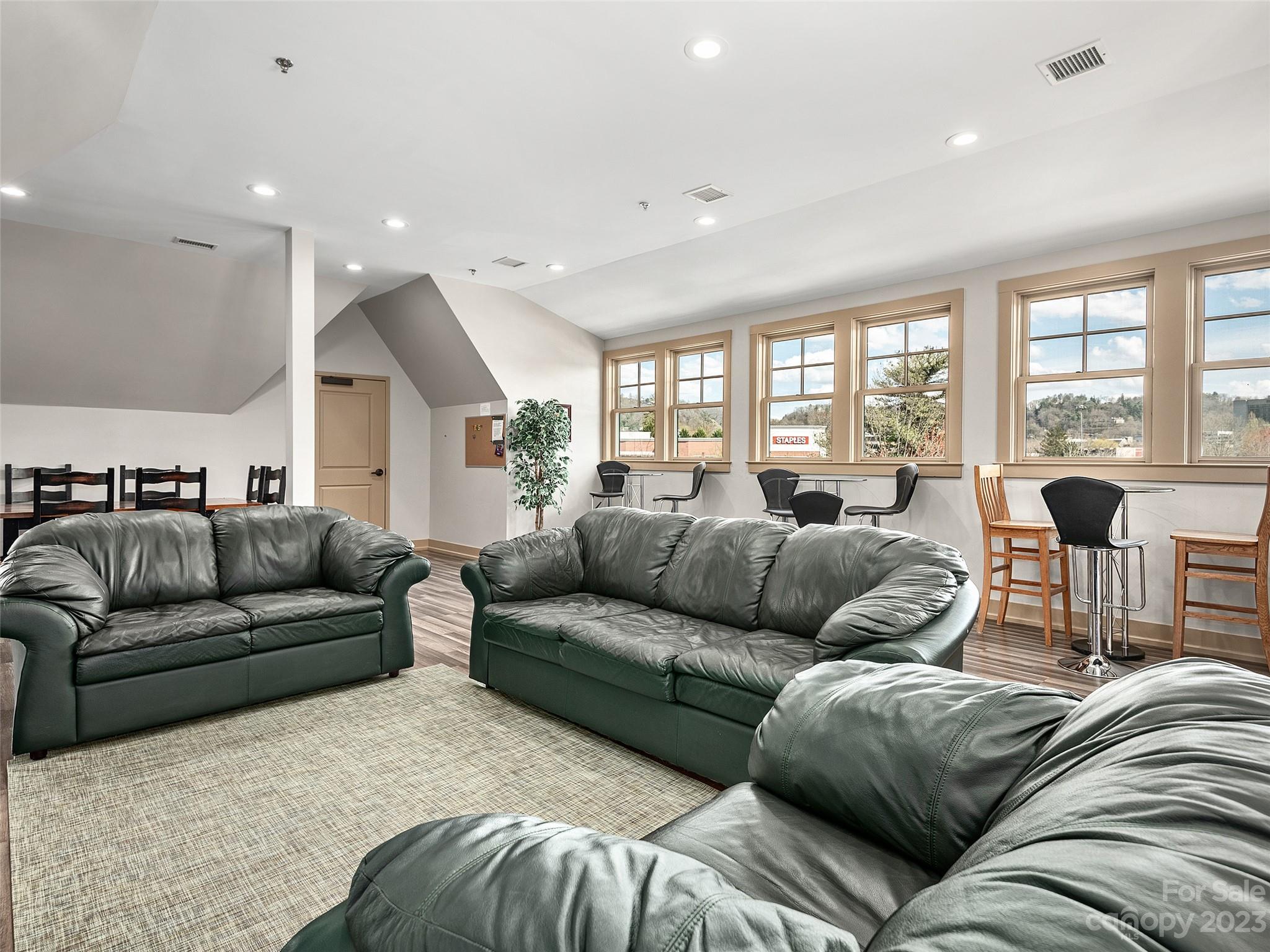 The Pioneer Building - Residential