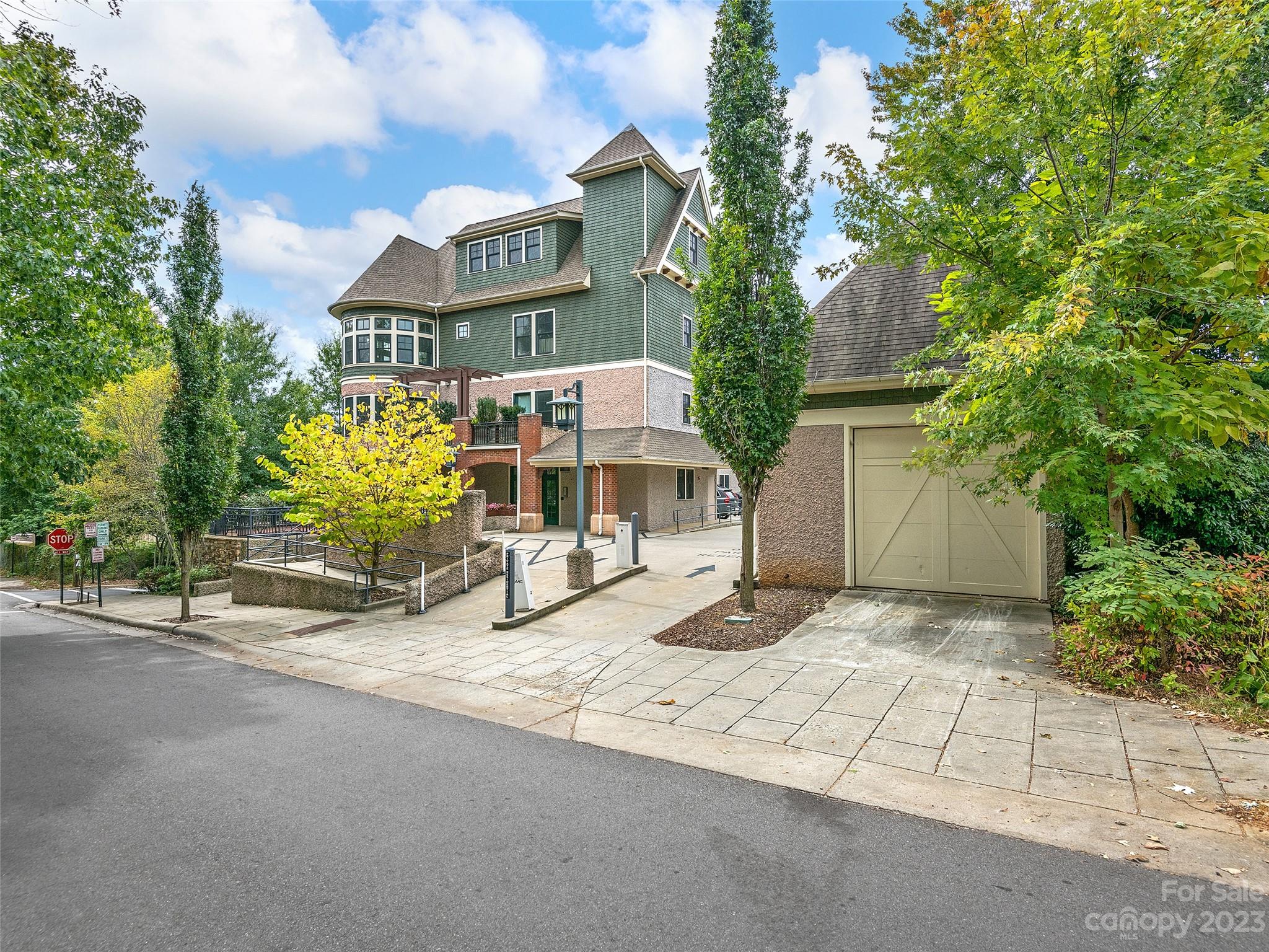 The Pioneer Building - Residential