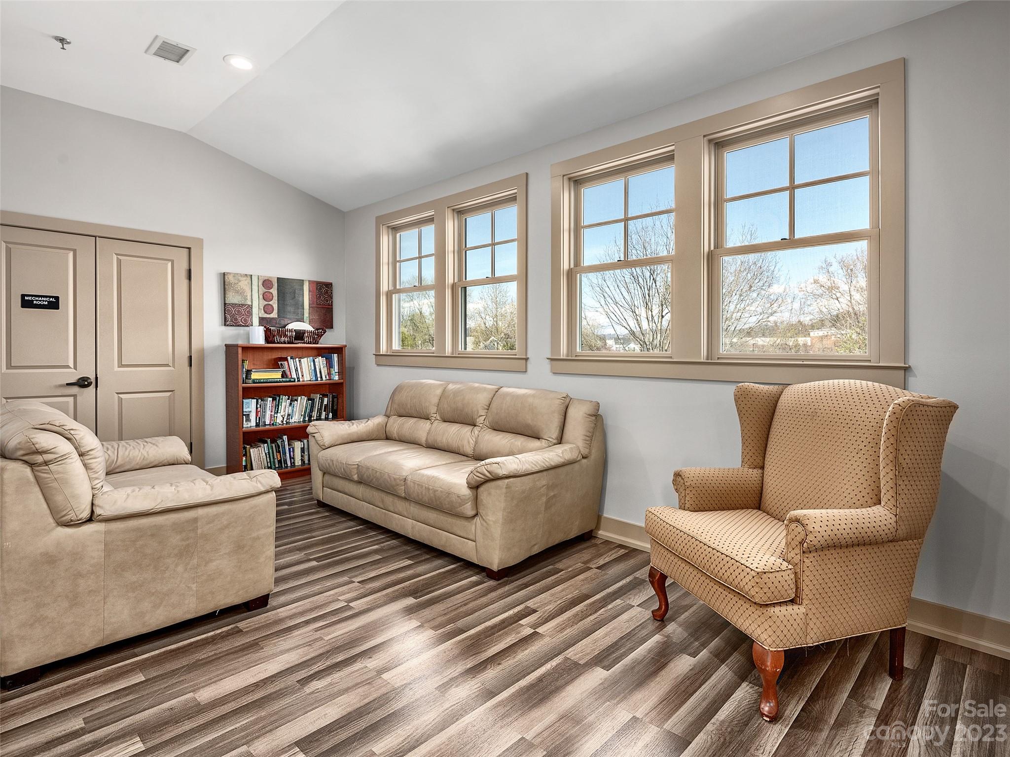 The Pioneer Building - Residential