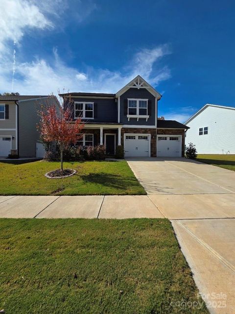Photo of 5041 Mooreland Oaks Way, Mount Holly, NC 28120 (MLS # 4316438)